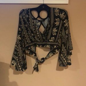 white and blue elephant 🐘 tie top from Solemio